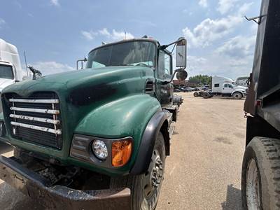 Mack Granite CV713 Tandem Axle Cab & Chassis Truck - 380HP, 8Ll Manual