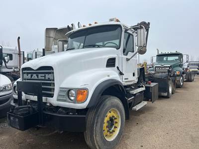 Mack Granite CV713 Tandem Axle Cab & Chassis Truck - 400HP, 8Ll Manual