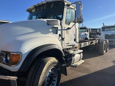 Mack Granite CV713 Tandem Axle Cab & Chassis Truck - 400HP, Automatic