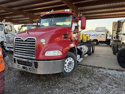 Mack Pinnacle CXU613 Tandem Axle Cab & Chassis Truck - MP8, 435HP, 10 Speed Manual