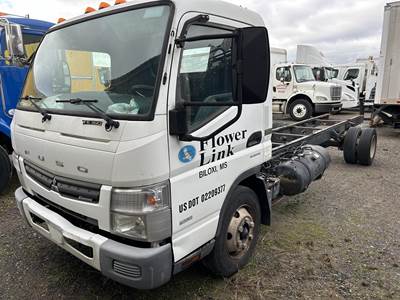 Mitsubishi Fuso CANTER FEC72S Single Axle Cab & Chassis Truck - Mitsubishi, 190HP, Automatic