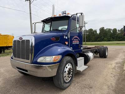Peterbilt 337 Single Axle Cab & Chassis Truck - Paccar, 280HP, Automatic