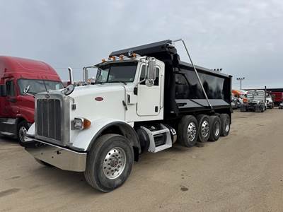 Peterbilt 365 Tandem Axle Cab & Chassis Truck - Paccar, 430HP, 8Ll Manual