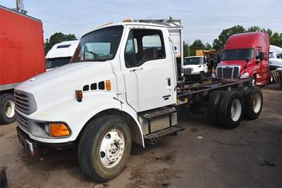 Sterling Acterra Single Axle Cab & Chassis Truck - Mercedes-Benz, 250HP, Automatic