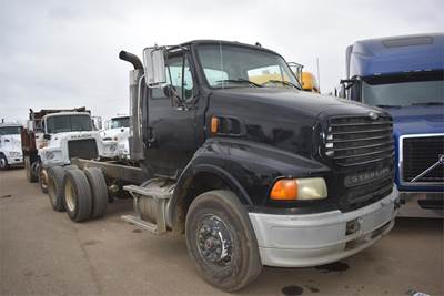 Sterling L8500 Tandem Axle Cab & Chassis Truck - Caterpillar, 275HP, 7 Speed Manual