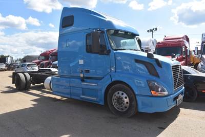 Volvo VNL42670 Single Axle Cab & Chassis Truck - D13, 435HP, 12 Speed I Shift Amt