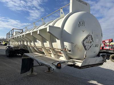 Comptank 6250 GALLON TRI AXLE FRP TANK Chemical / Acid Tank Trailer