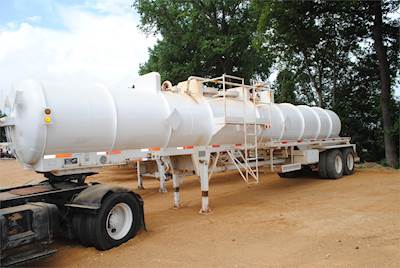 Overland 5000 GALLON Chemical / Acid Tank Trailer
