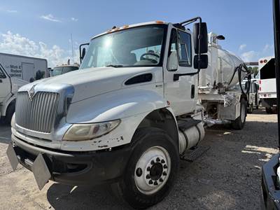 International DuraStar 4300 Single Axle Chemical Tank Truck - 230HP, 6 Speed Manual