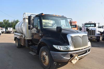 International DuraStar 4400 Single Axle Chemical Tank Truck - DT, 300HP, 6 Speed Manual