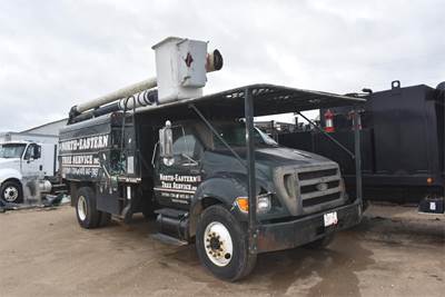 Ford F-750 Chipper Truck - Caterpillar, 250HP, 6 Speed Manual