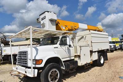 Ford F-800 Chipper Truck - Cummins, 210HP, 5+2 Speed Manual