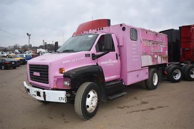 GMC TopKick C6500 Chipper Truck - Chevrolet, 6 Speed Manual