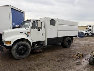 International 4700 Chipper Truck - T444E, 210HP, 6 Speed Manual