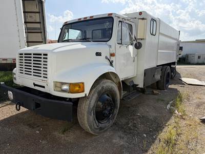 International 4700 Chipper Truck - T444E, 210HP, 6 Speed Manual