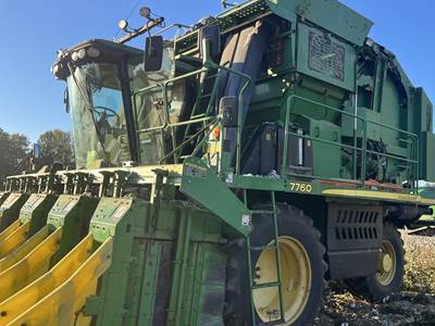 John Deere 7760 Cotton Picker