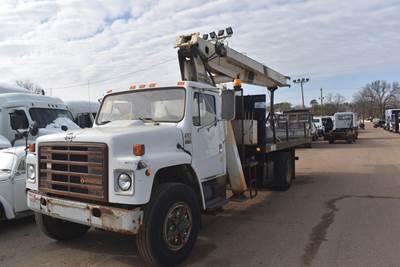 International S1654 Crane Truck - 1989 NATIONAL 500B Crane