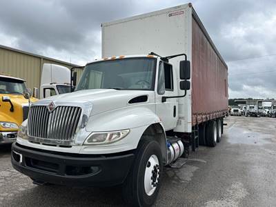 International DuraStar 4400 Tandem Axle Curtain Side Truck - 300HP, Automatic