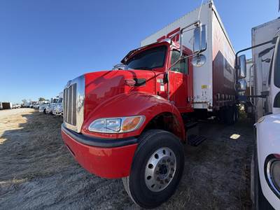 Peterbilt 348 Tandem Axle Curtain Side Truck - Paccar, 350HP, Automatic