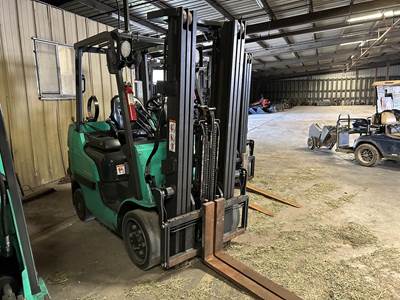Mitsubishi FGC25N Cushion Tire Forklift - 5500lb Capacity