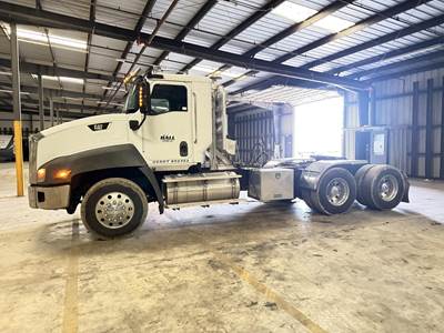 Caterpillar CT660S Day Cab Truck - CT13 450HP, 18 Speed Manual