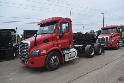 Freightliner Cascadia 113 Day Cab Truck - Detroit 450HP, 12 Speed Dt12 Amt