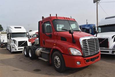 Freightliner Cascadia 113 Day Cab Truck - Detroit 410HP, 10 Speed Manual