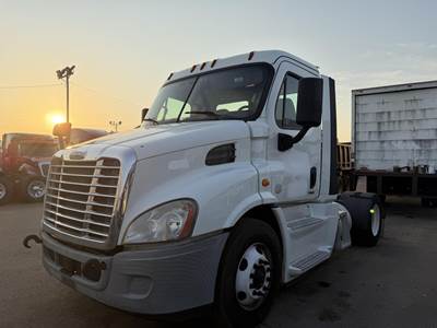 Freightliner Cascadia 113 Single Axle Day Cab Truck - Detroit 410HP, 12 Speed Dt12 Amt