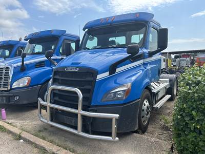 Freightliner Cascadia 116 Day Cab Truck - Detroit 450HP, 12 Speed Dt12 Amt