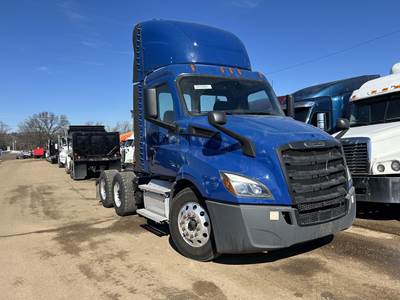 Freightliner Cascadia 116 Day Cab Truck - Detroit 410HP, 12 Speed Dt12 Amt