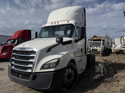Freightliner Cascadia 116 Day Cab Truck - Detroit 455HP, 12 Speed Dt12 Amt