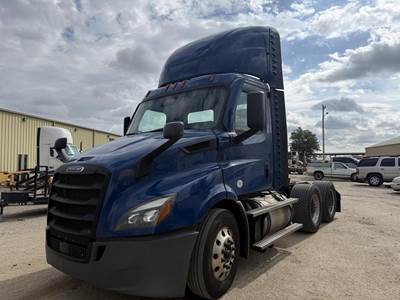 Freightliner Cascadia 116 Day Cab Truck - Detroit 410HP, 12 Speed Dt12 Amt