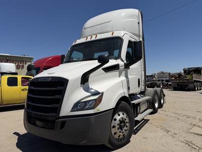 Freightliner Cascadia 116 Day Cab Truck - Detroit 450HP, 12 Speed Dt12 Amt