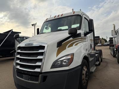 Freightliner Cascadia 116 Day Cab Truck - Detroit 455HP, 12 Speed Dt12 Amt
