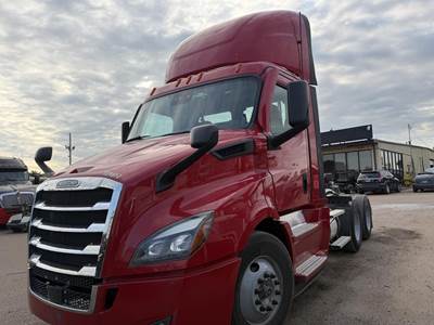 Freightliner Cascadia 116 Day Cab Truck - Detroit 410HP, 12 Speed Dt12 Amt