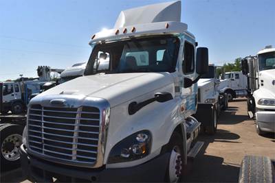 Freightliner Cascadia 125 Single Axle Day Cab Truck - Detroit 410HP, 10 Speed Manual
