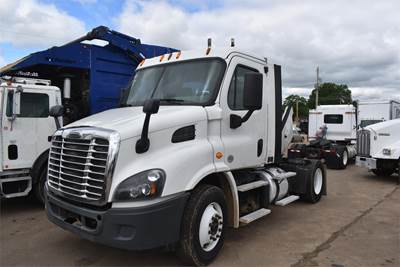 Freightliner Cascadia 113 Single Axle Day Cab Truck - Detroit 410HP, 10 Speed Manual