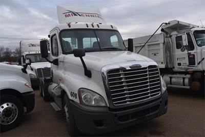 Freightliner Cascadia 125 Day Cab Truck - Detroit 450HP, 12 Speed Dt12 Amt