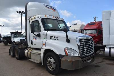 Freightliner Cascadia 125 Day Cab Truck - Detroit 410HP, 12 Speed Dt12 Amt