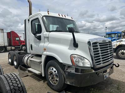 Freightliner Cascadia 125 Day Cab Truck - Detroit 450HP, 12 Speed Dt12 Amt
