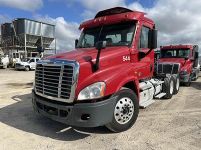 Freightliner Cascadia 125 Day Cab Truck - Detroit 475HP, 12 Speed Dt12 Amt