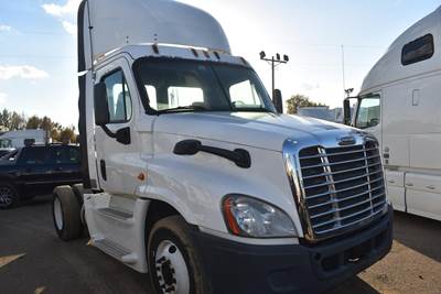 Freightliner Cascadia 125 Single Axle Day Cab Truck - Detroit 410HP, 10 Speed Ultrashift Amt