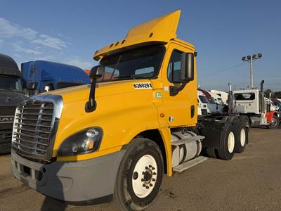 Freightliner Cascadia 125 Day Cab Truck - Detroit 450HP, Amt