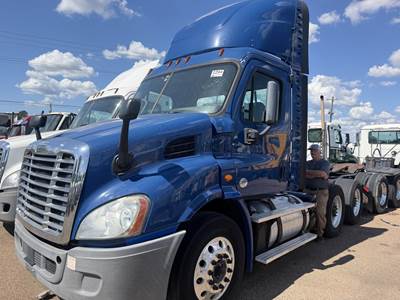 Freightliner Cascadia 125 Day Cab Truck - Detroit 455HP, 10 Speed Smart Advantage Amt