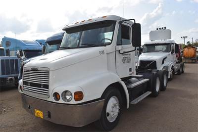 Freightliner Century Class 112 Day Cab Truck - Cummins 370HP, 9 Speed Manual