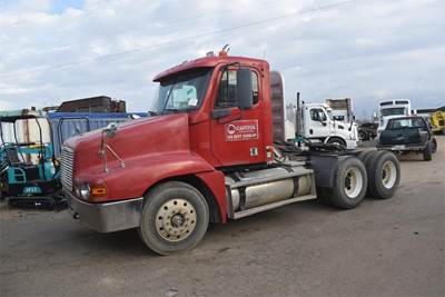 Freightliner Century Class 120 Day Cab Truck - Detroit 408HP, 10 Speed Manual