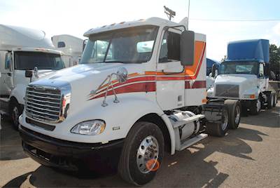 Freightliner Columbia 112 Day Cab Truck - Mercedes 450HP, 10 Speed Manual