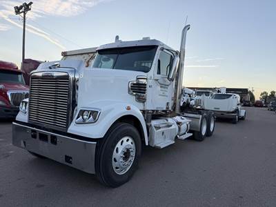 Freightliner Coronado 122 Day Cab Truck - Detroit 470HP, 10 Speed Manual