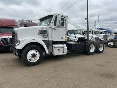 Freightliner Coronado 122 SD Day Cab Truck - Detroit 455HP, 10 Speed Manual