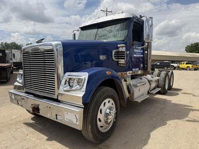 Freightliner Coronado 132 Day Cab Truck - Detroit 505HP, 10 Speed Manual